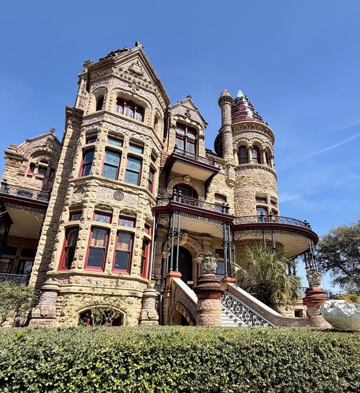 bishops palace woodlandsmommy outside