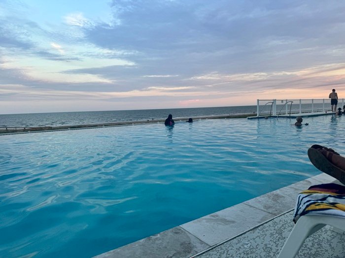 holidayinn woodlandsmommy14