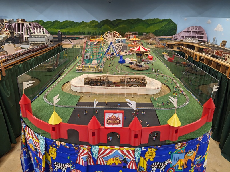 lr APN Circus Promo 04